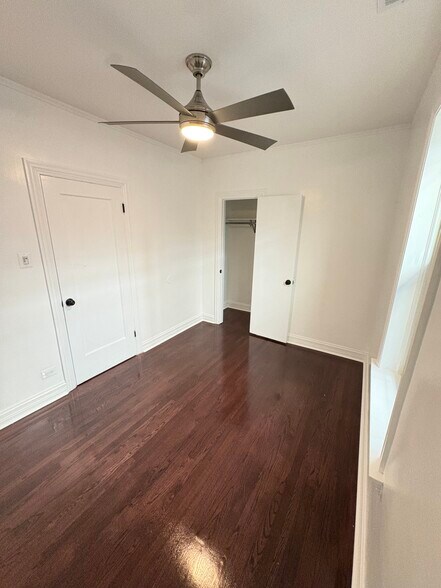 Building Photo - 2026 W McLean Ave