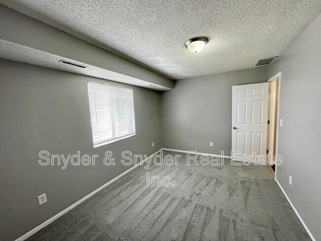 Building Photo - 2605 Terrace Ave