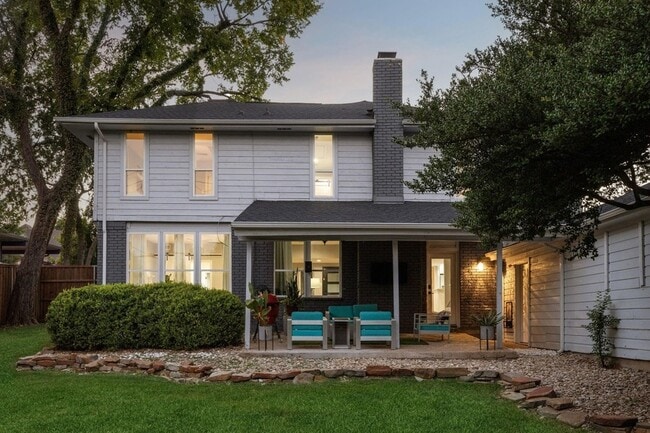 Building Photo - 7018 Blackwood Dr