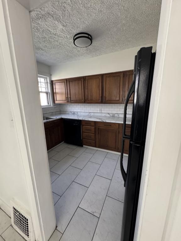 Building Photo - 1620 W Pine St