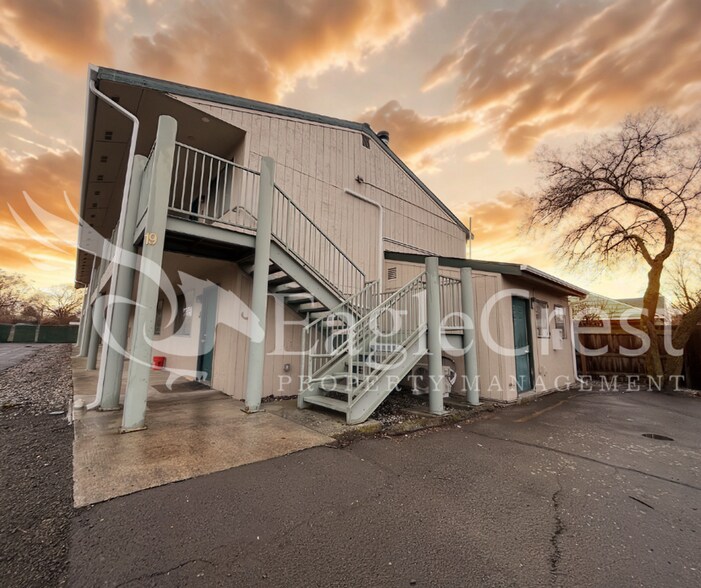 Building Photo - 17/19 S. Roosevelt