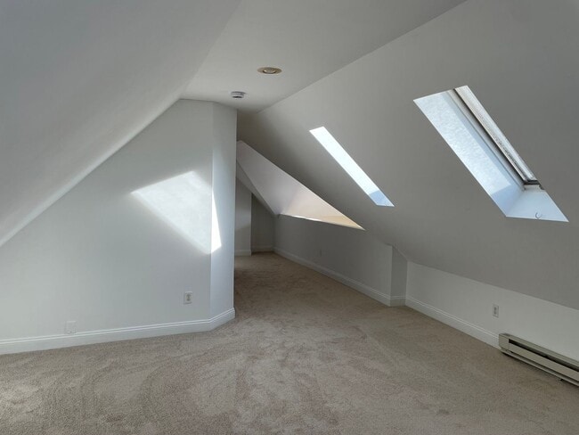 Building Photo - 3910-3912 Thomas Ave South