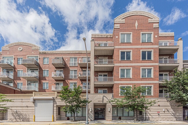 Building Photo - 3630 N Harlem Ave