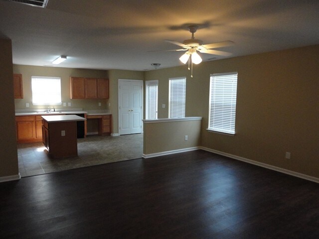 Building Photo - 4123 Taylor Oaks Dr