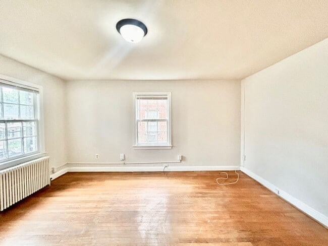 Building Photo - 4534 Avondale St