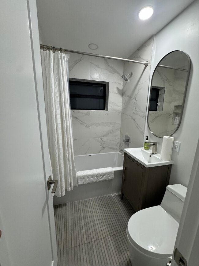 Building Photo - 1617 NW 7th Terrace