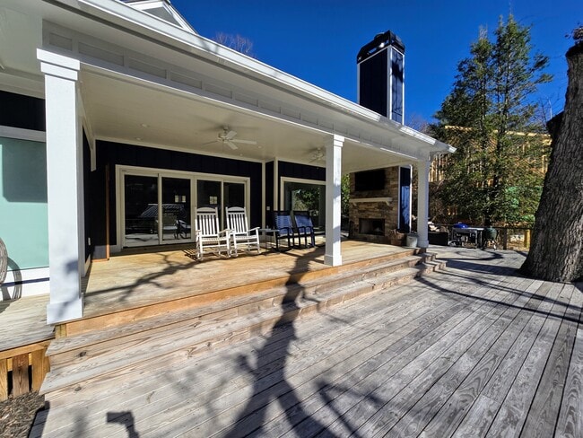 Building Photo - 151 Timpson Cove Rd