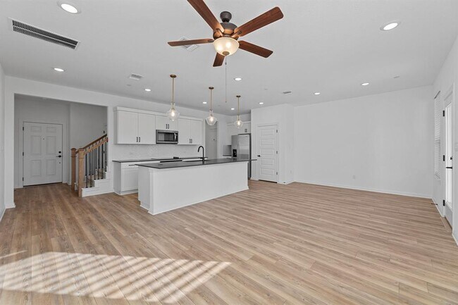 Building Photo - 2725 Woodall Dr