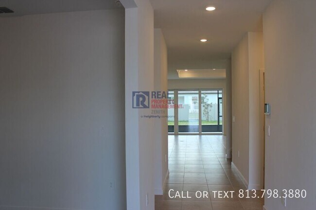 Building Photo - 11225 Sycamore Glen Loop