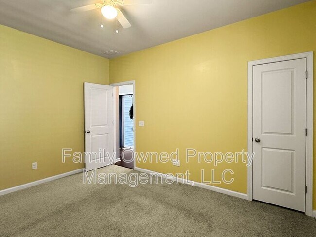 Building Photo - 166 Hayworth Rd