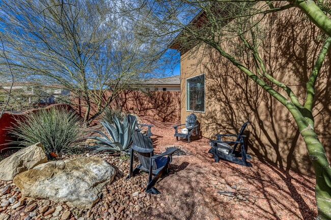 Building Photo - "Charming 3-Bedroom Retreat with 2 Baths and 2150 Sq. Ft. of Comfort in Santa Clara!"