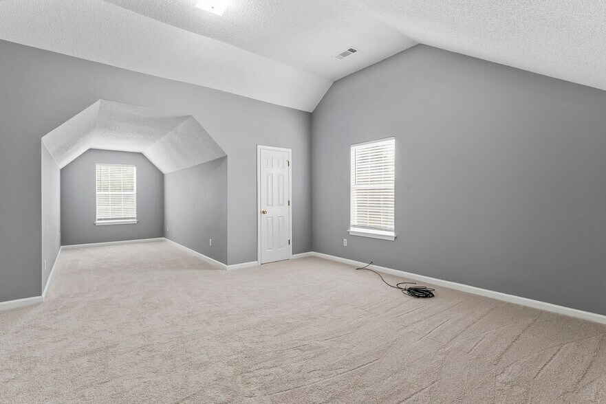 Building Photo - 11925 Spring Lake Way