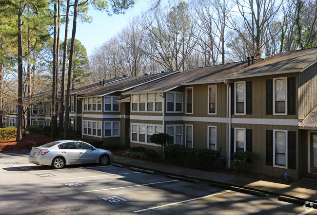 Primary Photo - Summit Apartments