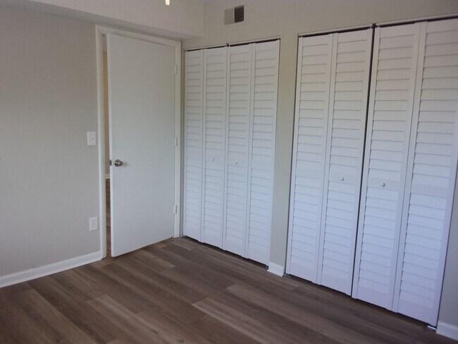 Building Photo - 1694 Eagles Pl