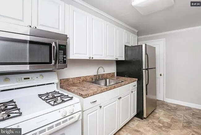 Building Photo - Desirable Dundalk Maryland 3 bedroom3 Full...
