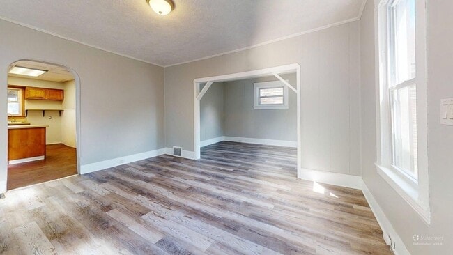 Building Photo - Clark / Fulton Area - 3 Bedrooms - 1 Bath - Single Family Home