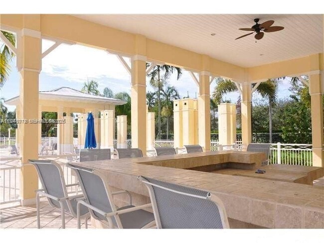 Building Photo - 134 SE 28th Ter