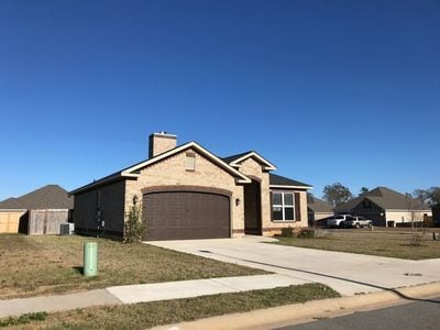 Building Photo - 216 Edgarton Way