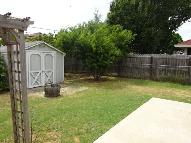 Building Photo - 5117 Teal Dr