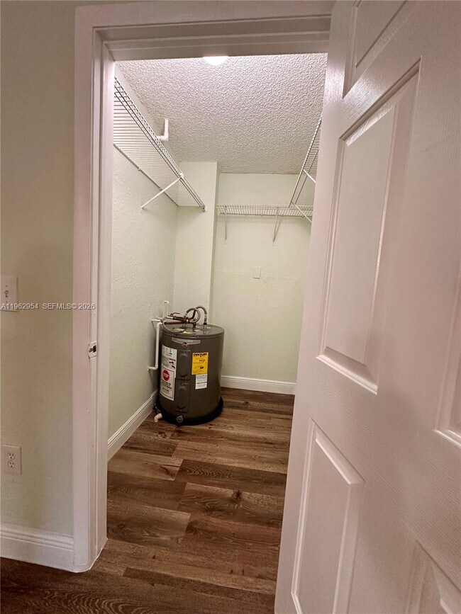 Building Photo - 8235 Lake Dr