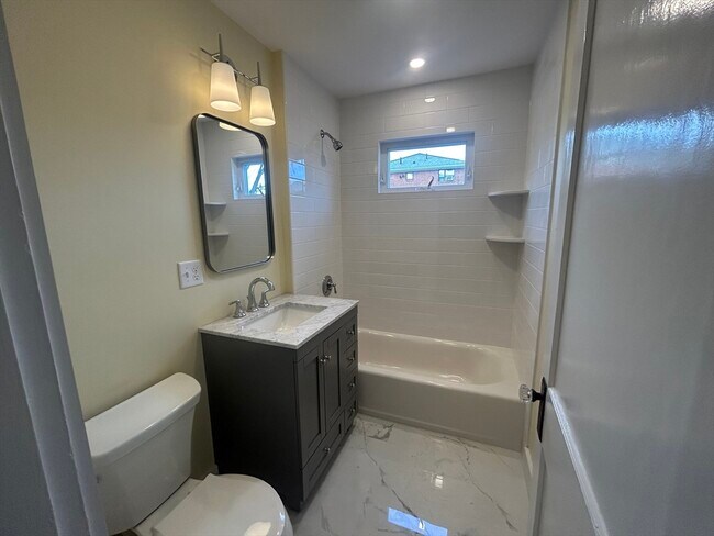 Building Photo - 16 Prospect St