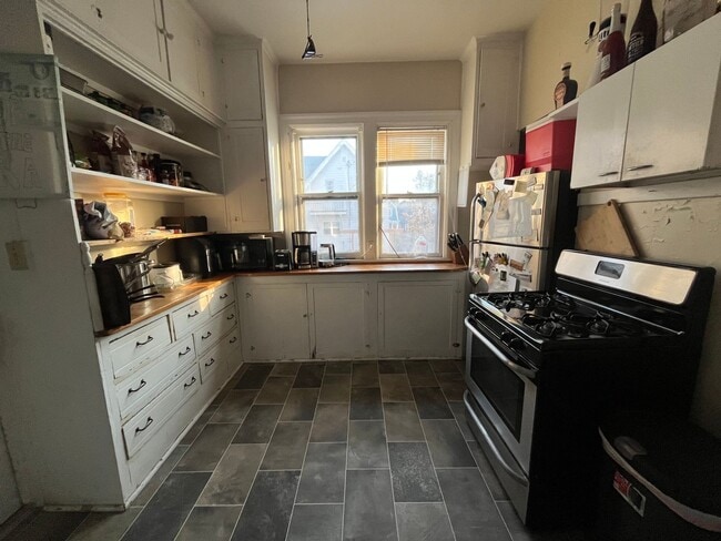 Building Photo - 2614 N Prospect Ave