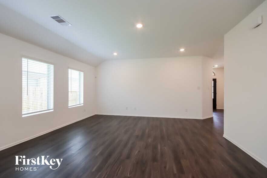 Building Photo - 18909 Collina Way