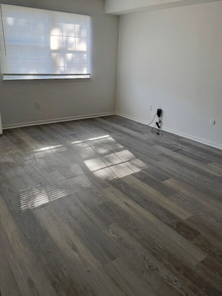 Building Photo - 727 Bartram Ave