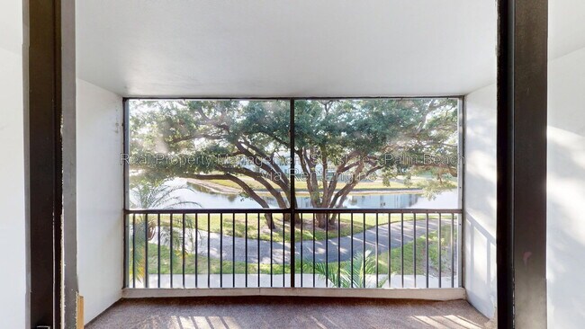 Building Photo - 1015 Green Pine Blvd