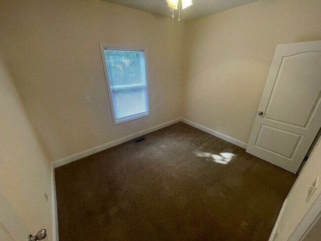 Building Photo - PRE-LEASING FOR AUGUST 2026!