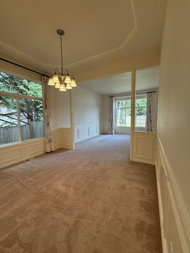 Building Photo - Shoreline House