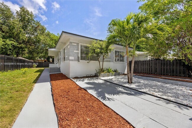 Primary Photo - 173 NW 56th St