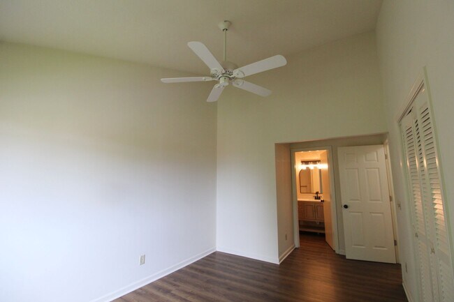 Building Photo - 1116 Blue Ridge Dr