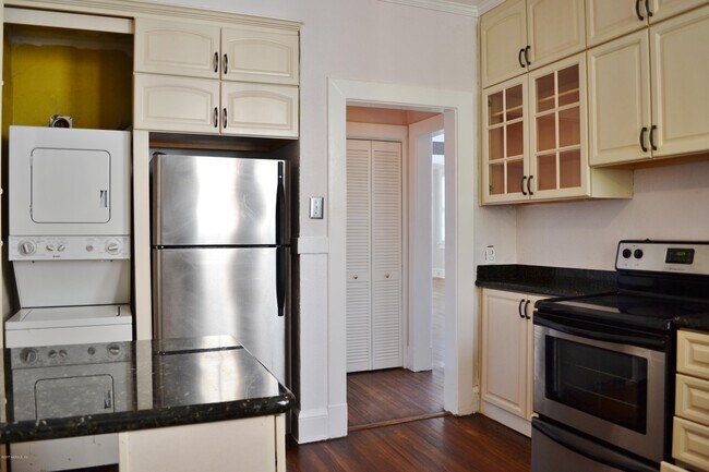 Building Photo - 2952 Park St