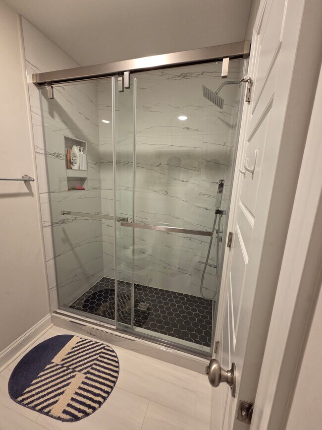 Building Photo - 7 Callen Oak Wy