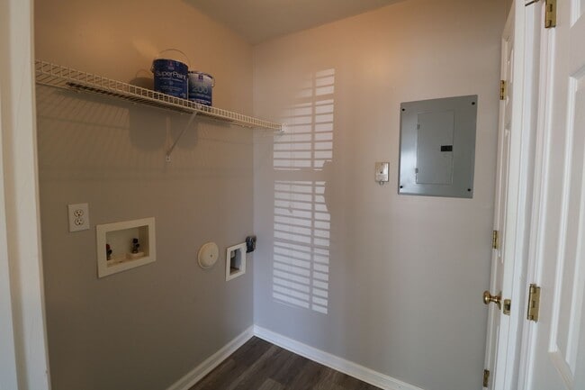 Building Photo - 111 Mill Pond Dr