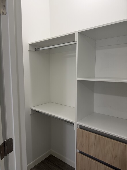 Building Photo - 220 W Campeche Ave