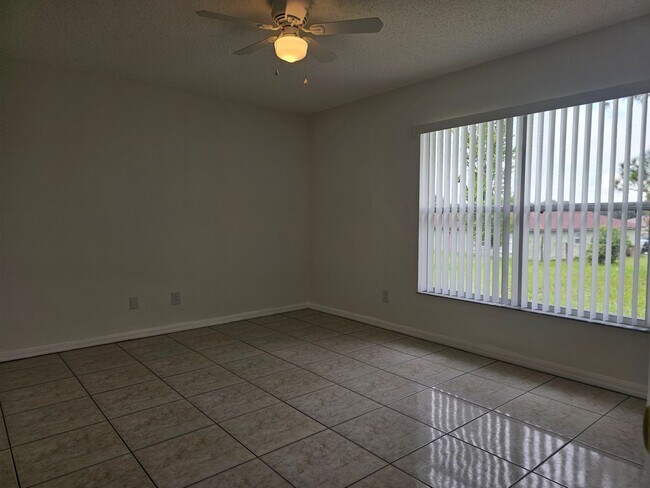 Building Photo - 13345 Pinyon Dr