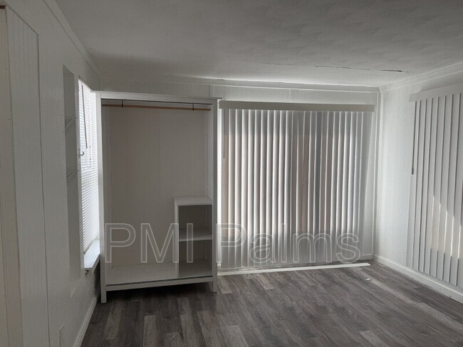 Building Photo - 2412 51st Ave N