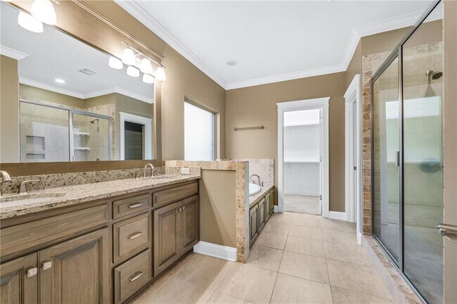 Building Photo - 7817 Hemlock St