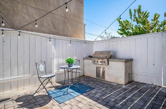 Building Photo - ***Gorgeous 5 bedroom, 3 bath Home in Imperial Beach