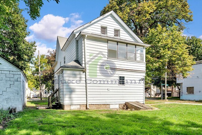 Building Photo - 934 Hovey St SW