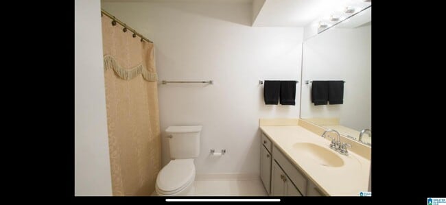 Building Photo - 1303 Gables Dr