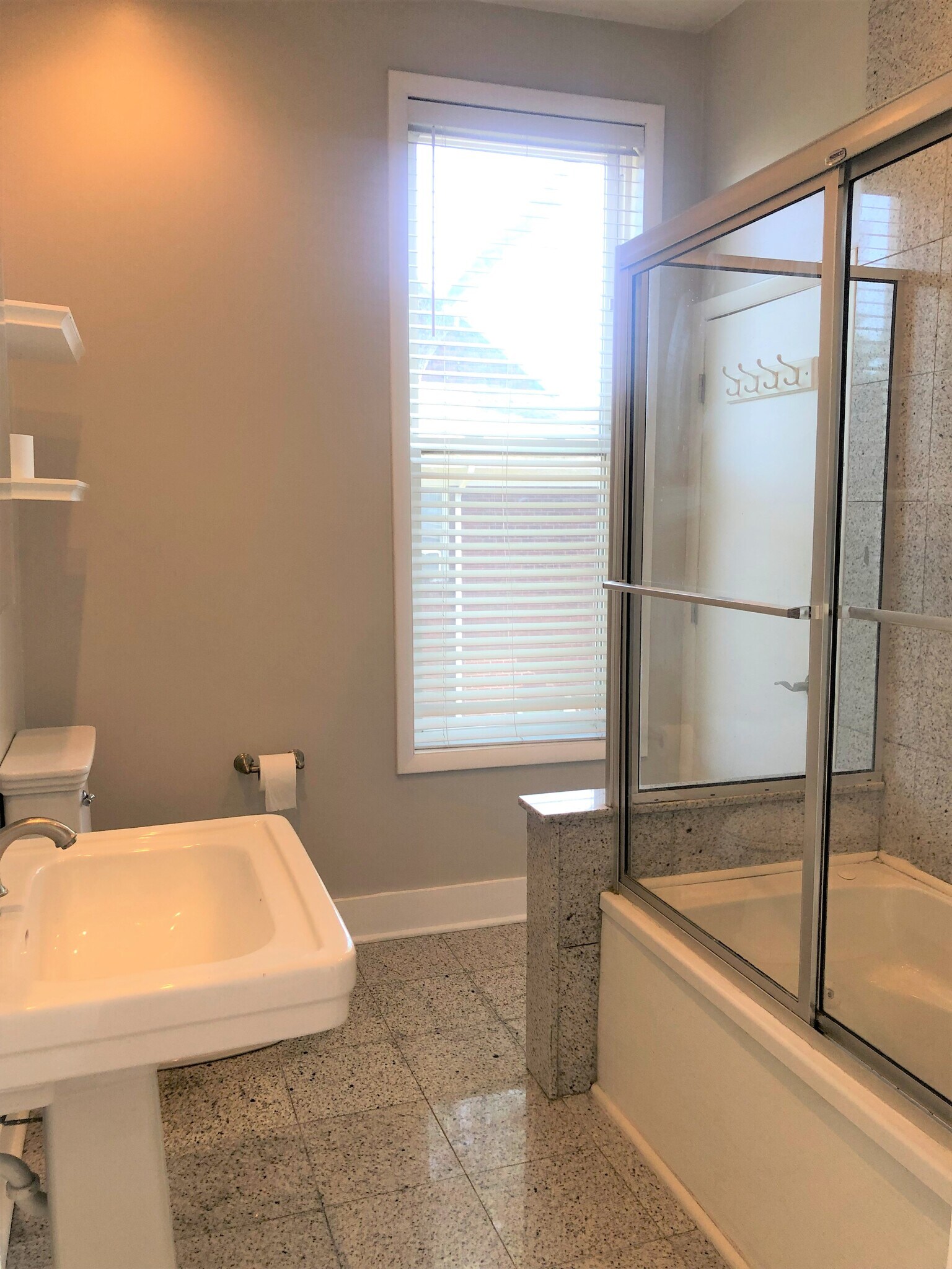 Full Bathroom (second floor) - 5975 Alder St