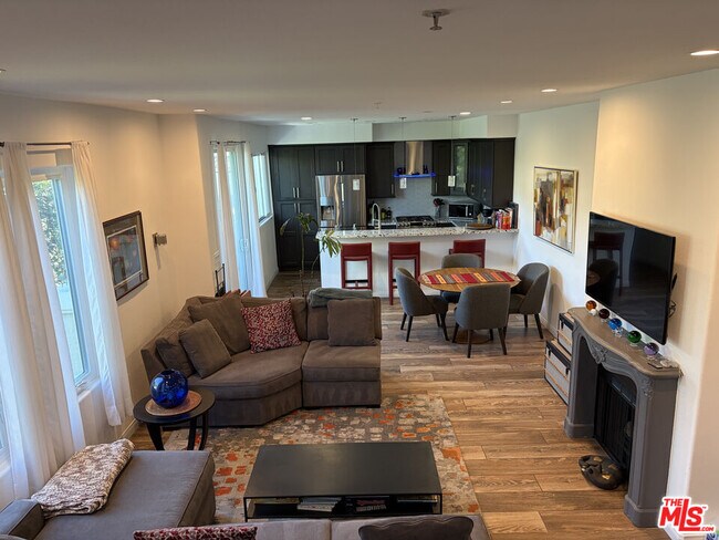 Building Photo - 1076 Orange Grv Ave