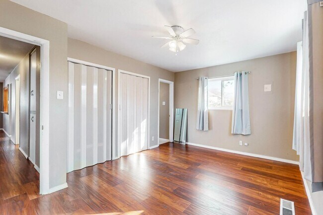 Building Photo - LOMAS/JUAN TABO 3 Bedroom 2 Bath 1/CG