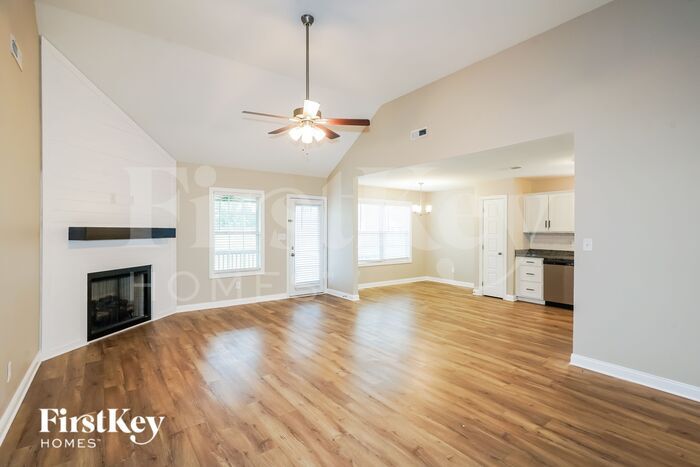 Building Photo - 1046 Whitney Dr
