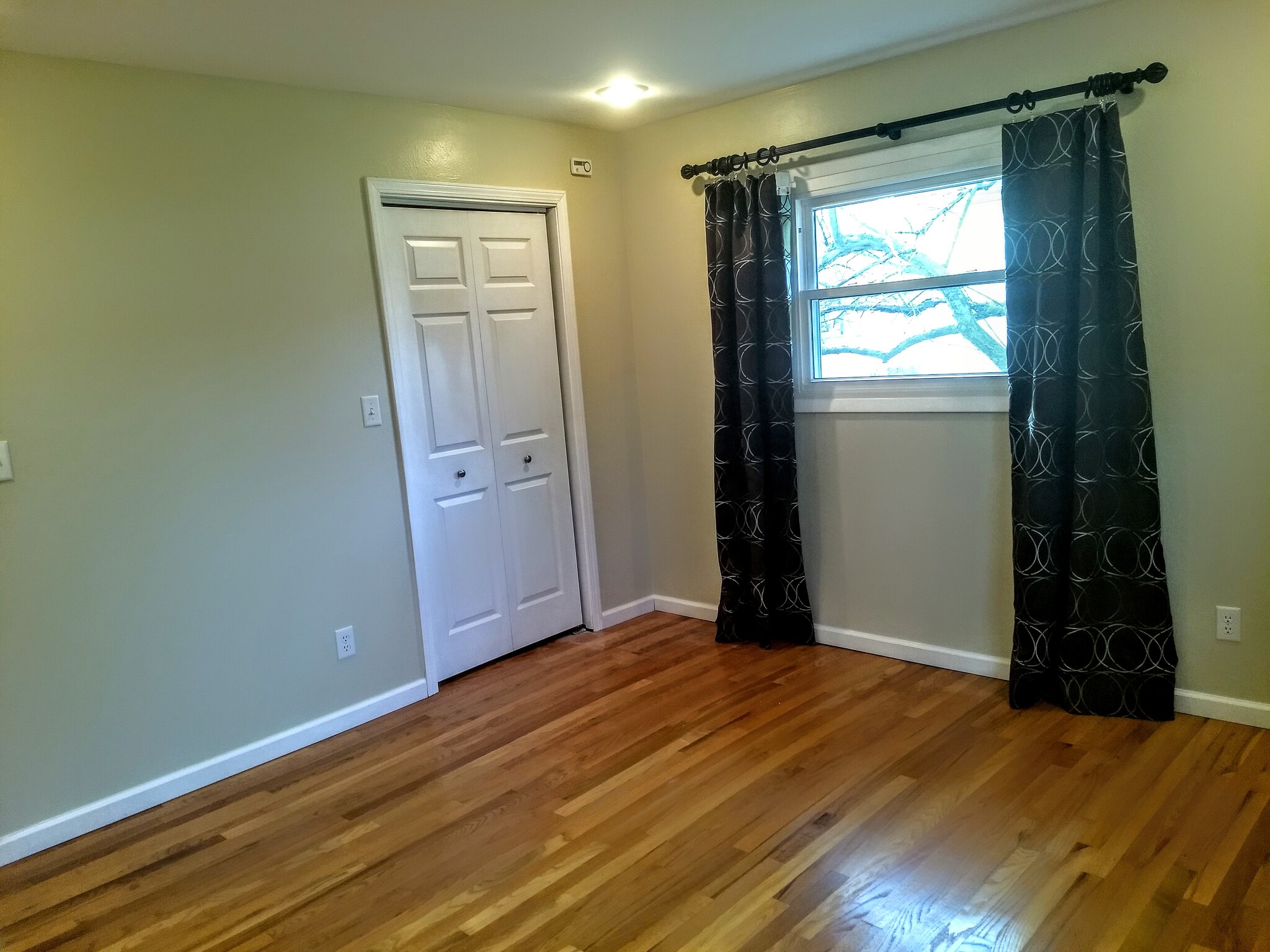 Master bedroom - 16351 Petro Dr