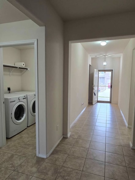 Building Photo - 3901 Endicott Dr