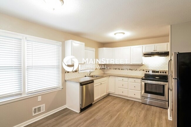 Building Photo - 3 Bedroom Pet-Friendly Home in Belton, MO ...